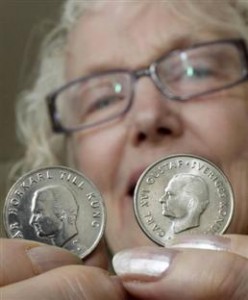 Копирайтер в Швеции подделал монеты с изображением короля как арт–проект