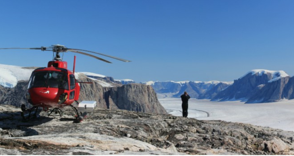 Таяние льда в Гренландии сильно ускорилось - ученые