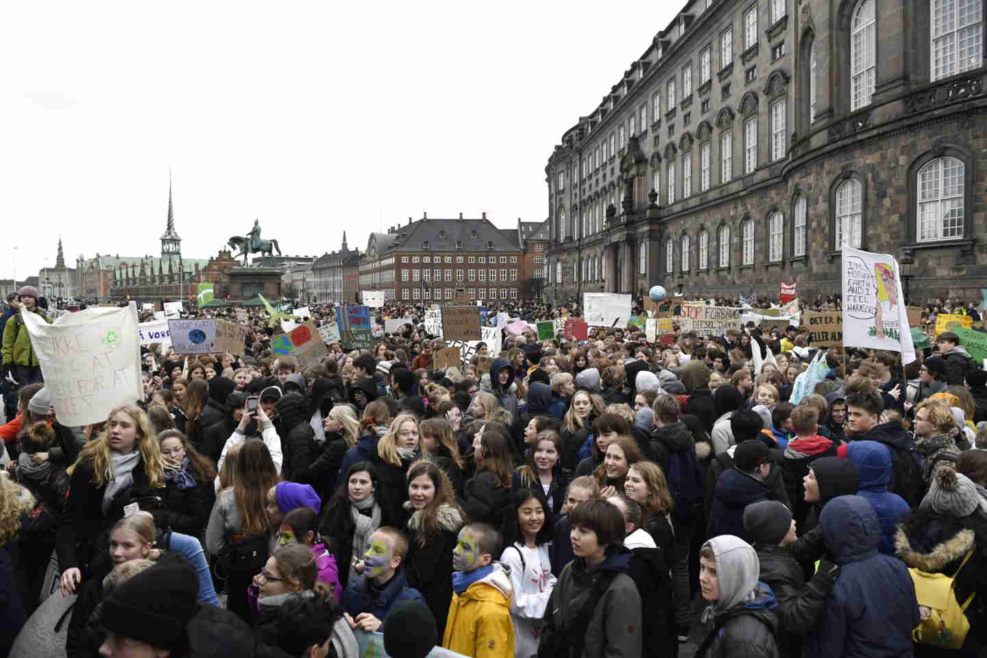 К глобальной школьной забастовке присоединились в 123 странах – Грета Тунберг