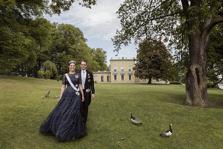 Десятилетие свадьбы отметили кронпринцесса Швеции Виктория и ее супруг принц Даниэль 19 июня