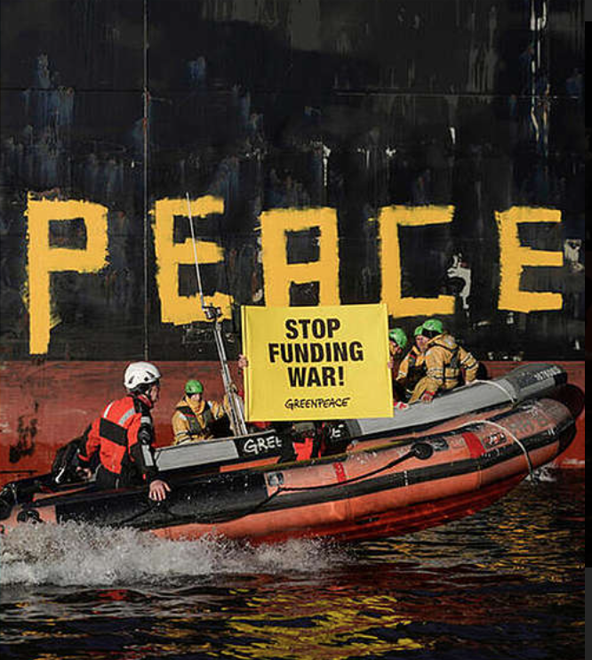 Активисты Гринпис провели в порту Дании акцию против ископаемого топлива