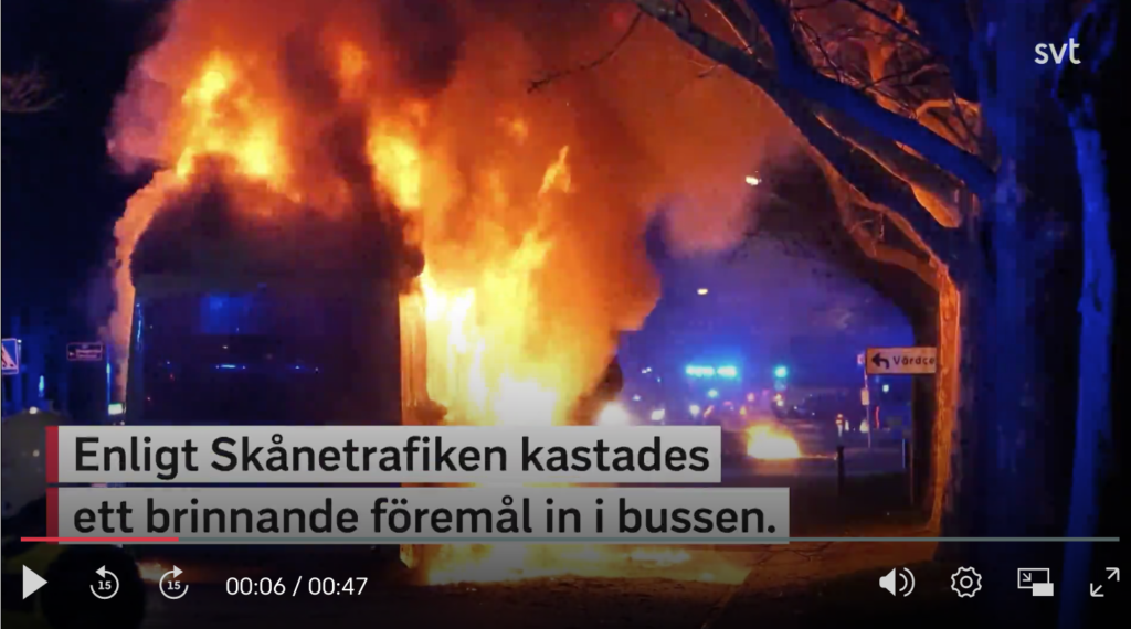Около 17 сотрудников полиции пострадали в Швеции в пасхальные выходные из-за акции сожжения Корана - СМИ